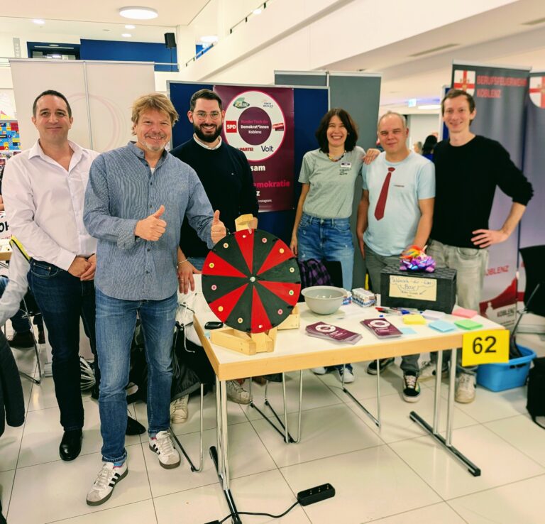 Fest der Demokratie: Runder Tisch der Demokratinnen und Demokraten